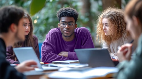 Students work with laptops in class using Academic Software software. Students work with laptops in class using Academic Software software.